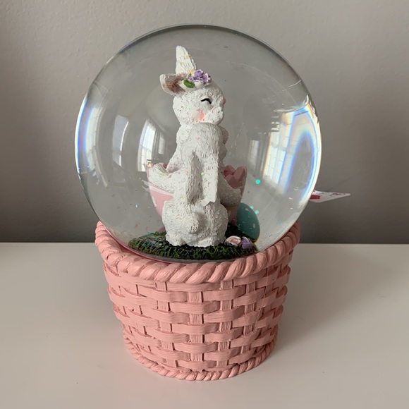 Easter spring waterglobe bunny rabbit easter basket brand new ✨🌸🐇 - Picture 4 of 15